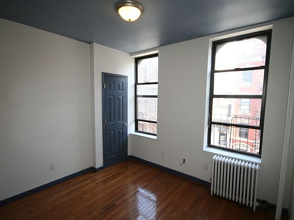 3rd image of 110 E 7th St APT 17