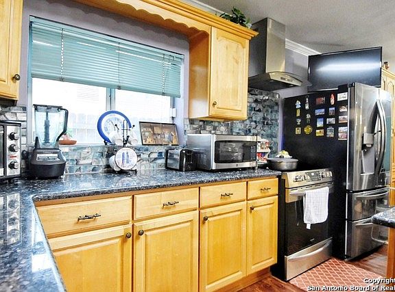 5th image of 4707 SWANN LN
