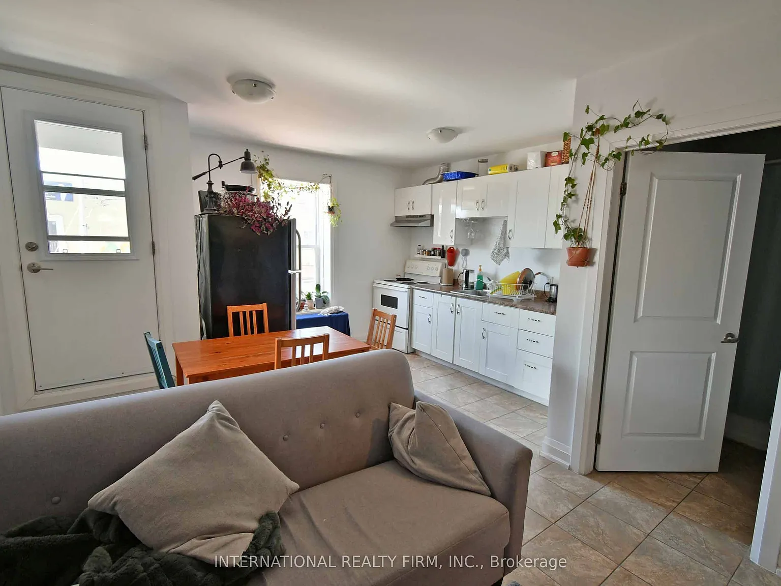 2 bed, $2,300 — Photo 1