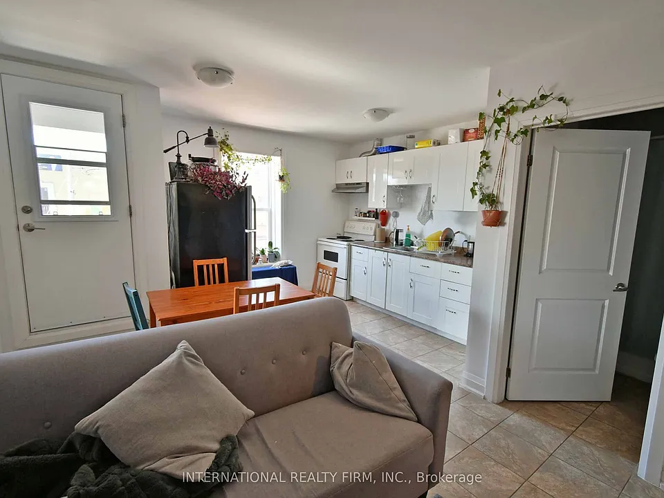 1262 Bloor St W #2A