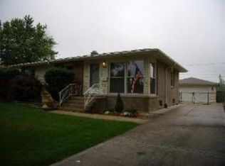 330 E Alden Dr, Addison, IL 60101