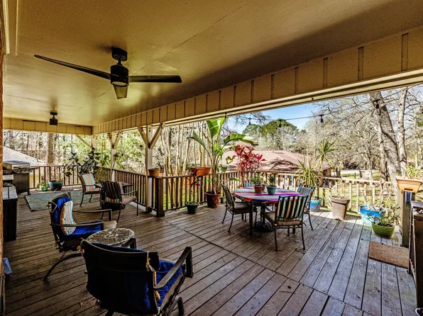 1905 Rollingwood Dr, Huntsville, TX 77340