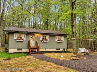 13 S Lehigh River Dr, Gouldsboro, PA 18424