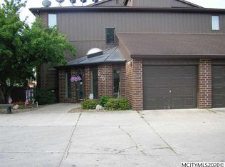630 Briarstone Dr APT 5, Mason City, IA 50401