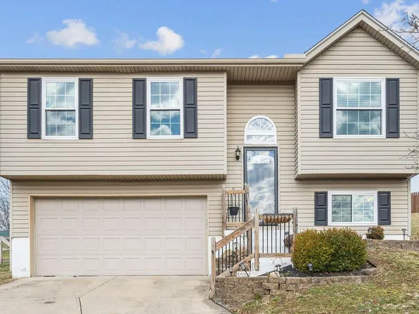 1635 Drake Ct, Hebron, KY 41048