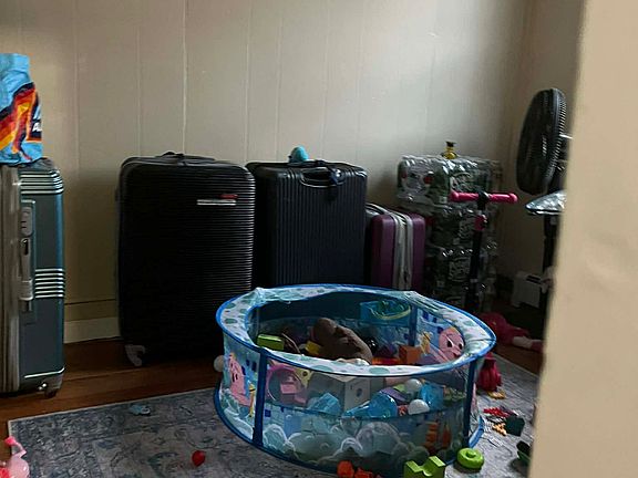 2nd image of 60 Clendenny Ave #B