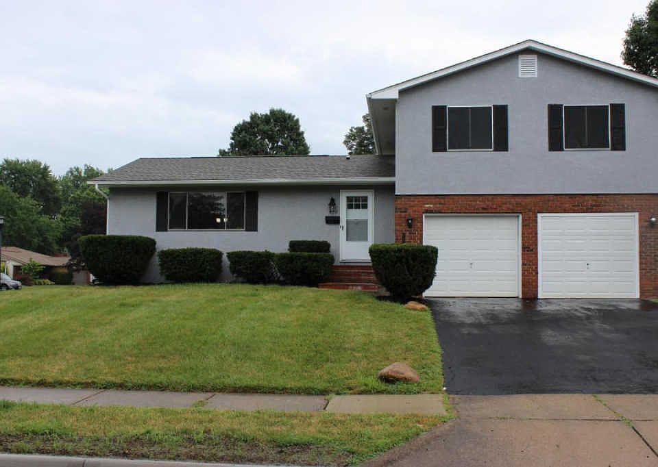 1st image of 528 Braxton Pl E