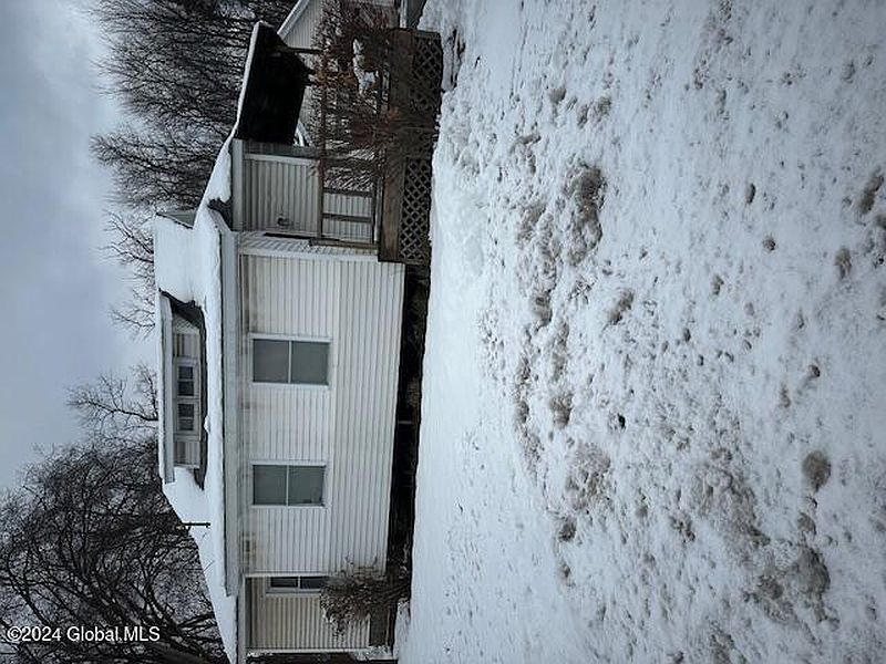 3rd image of 5202 Western Turnpike