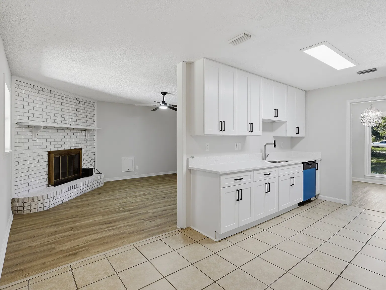 3 bed, 1644 sqft, $2,000 — Photo 4