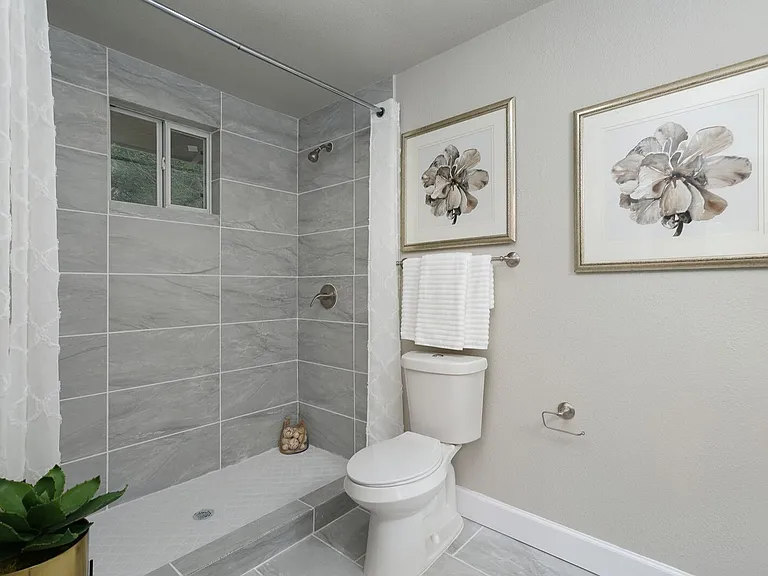 1326 Ervin St — Photo 11
