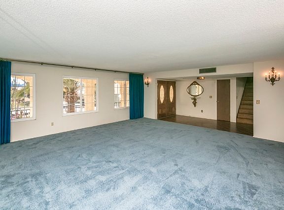 2nd image of 3335 Thunderbird Dr