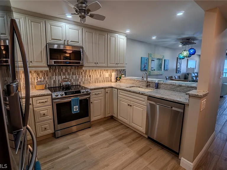 26000 Hickory Blvd #303 — Photo 4