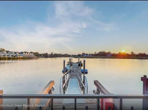 57 Bridgewaters Dr APT 16, Oceanport, NJ 07757