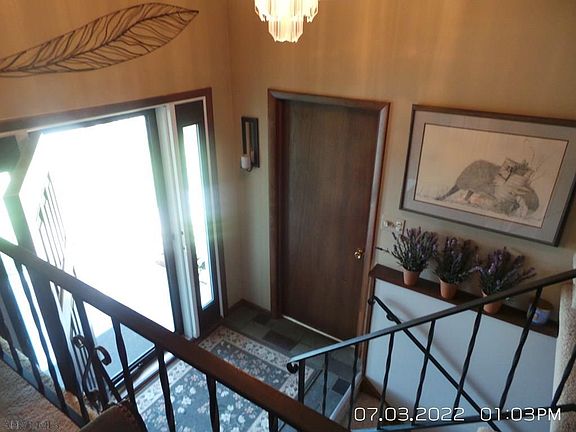 3rd image of 70 Circle Dr