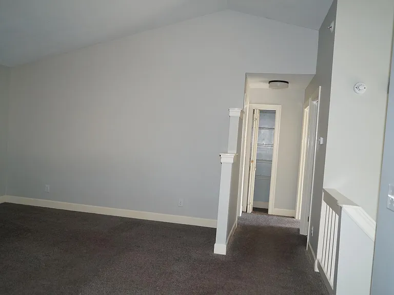 979 Jairus Dr — Photo 5