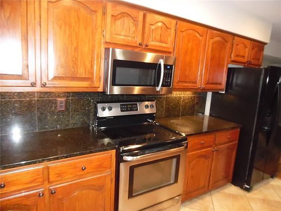 3rd image of 2404 E Bristol Pl