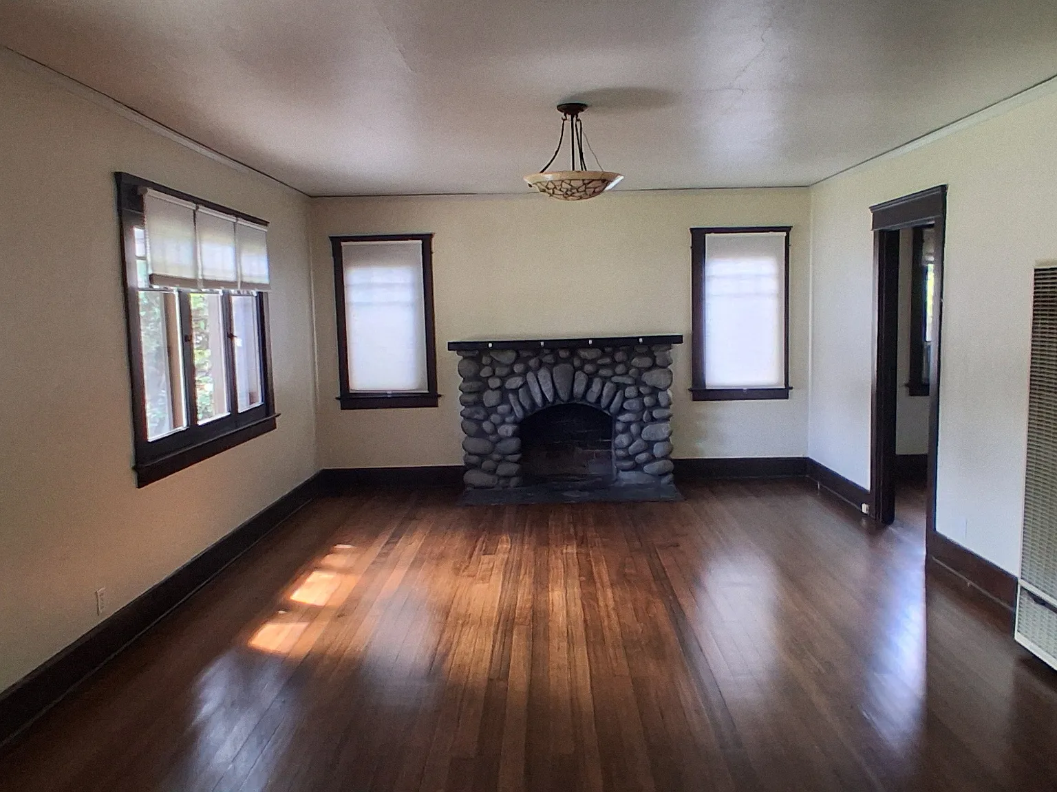 2 bed, 1104 sqft, $3,650 — Photo 2