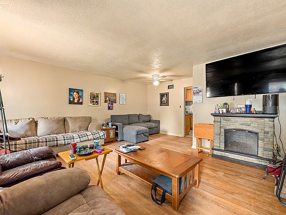 3rd image of 208 McDonald Ave
