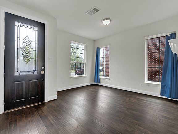 3rd image of 345 Twin Creeks Dr