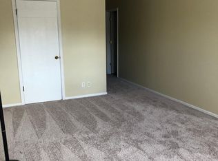 1002 Sheryl Ln APT D, Normal, IL 61761