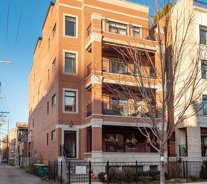 1st image of 744 W Buckingham Pl #1