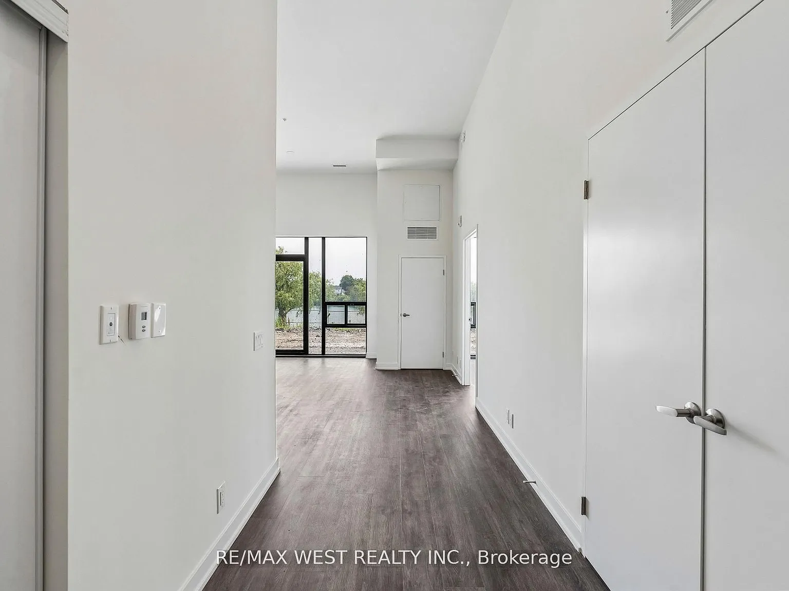 2 bed, $2,000 — Photo 4