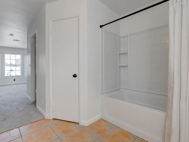5519 Myron Cir — Photo 32