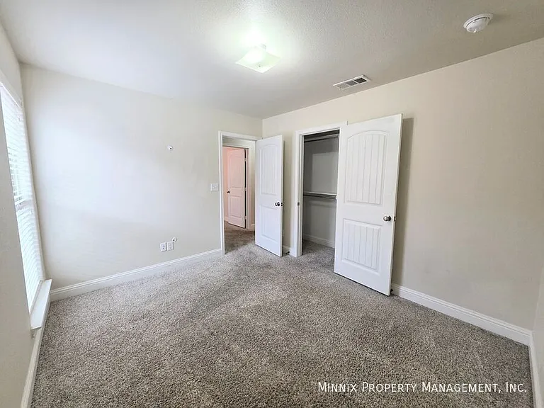 9411 Sagebrush Ave — Photo 7