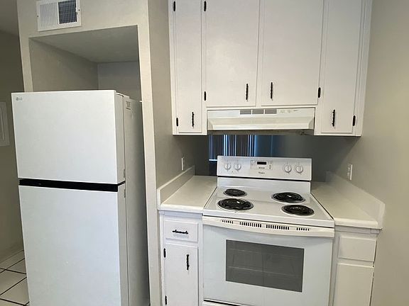 5th image of 3713 Rockbrook Dr #B