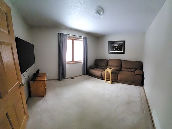 2nd bedroom upper level