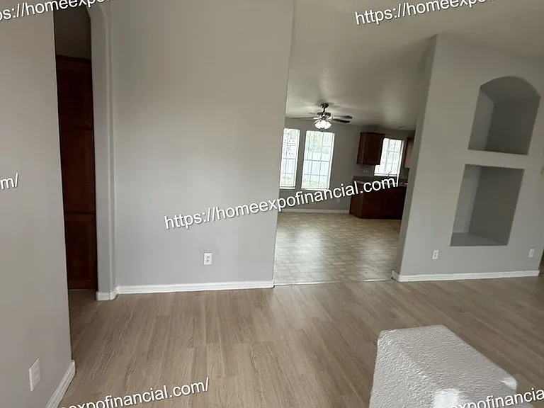 26590 Franklin Ave — Photo 9