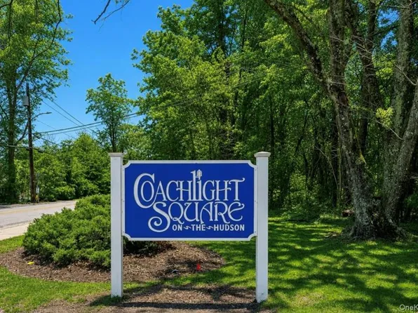 60 Coachlight Square #60, Montrose, NY 10548