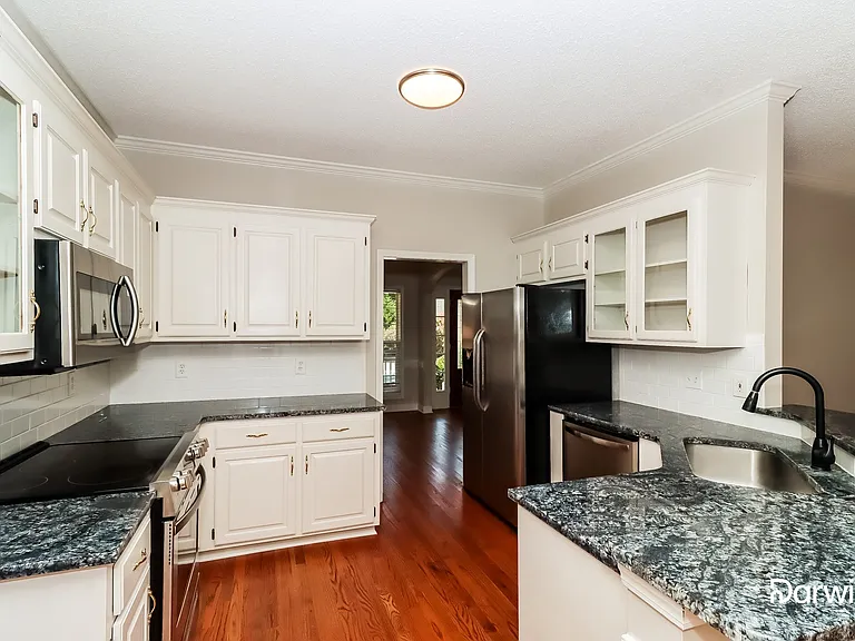 1747 Abbotsford Ct — Photo 5