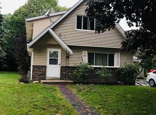 102 Kilps Ct E, Waukesha, WI 53188