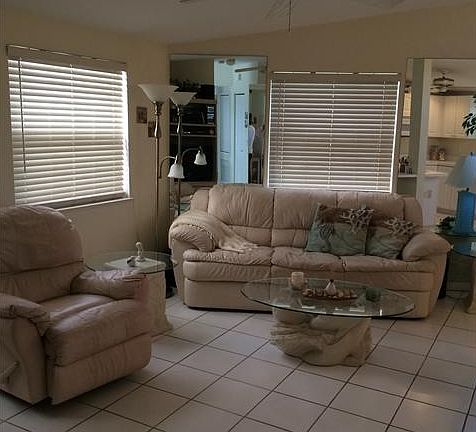 3rd image of 813 Nettles Blvd