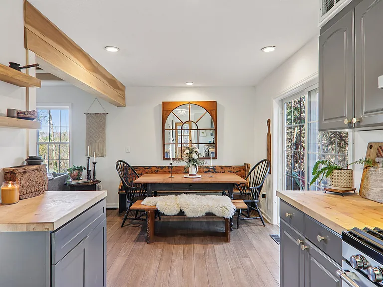 14 Lamplighter Ln — Photo 4