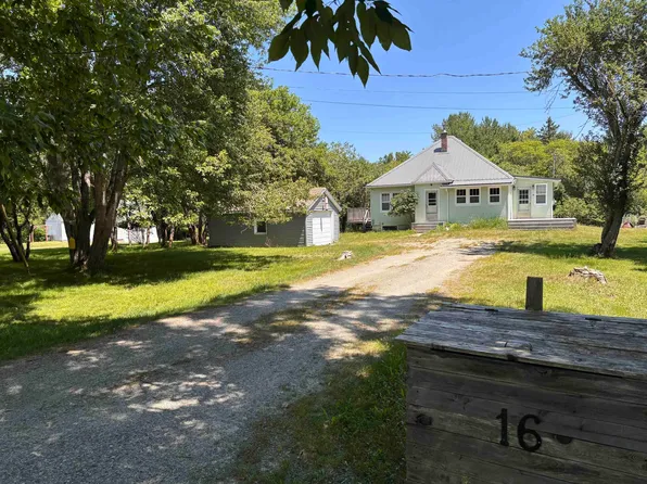16 Wrights Rd, Shelburne, NS B0T 1W0