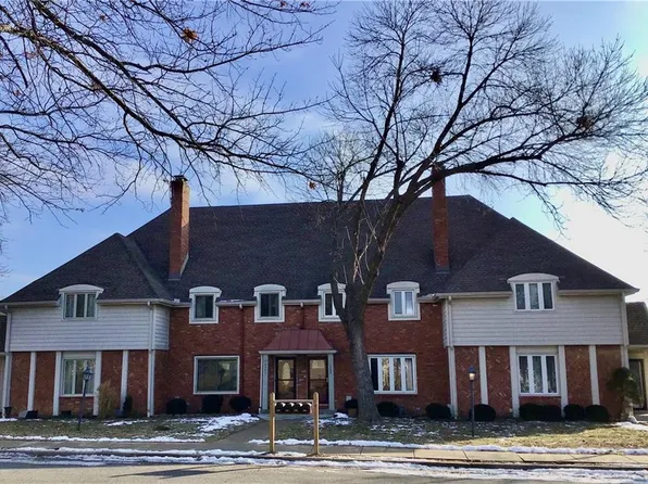 8395 NW Waukomis Dr, Kansas City, MO 64151