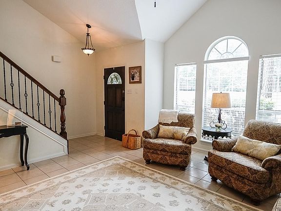 5th image of 36 Fallenstone Dr