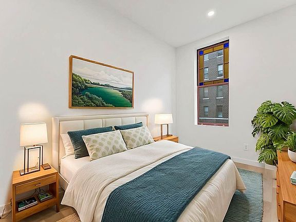 5th image of 174 Meserole St APT 3L