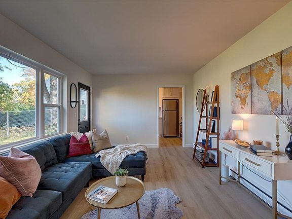 5th image of 4377 Alma Rd