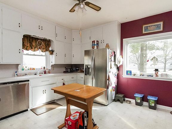 2nd image of 520 4th St