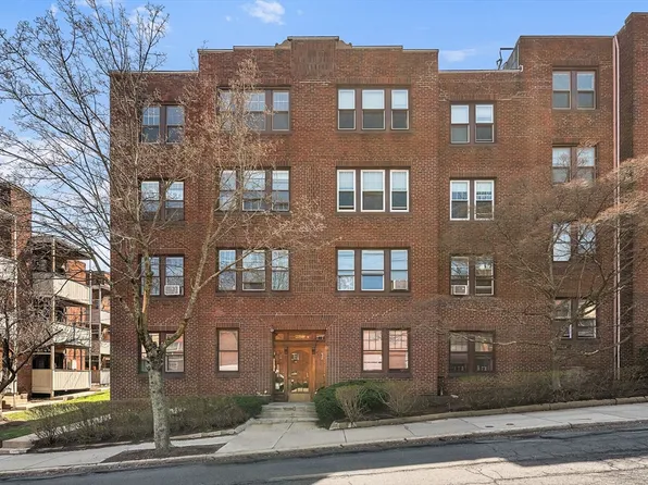 289 Corey Rd APT 4, Boston, MA 02135