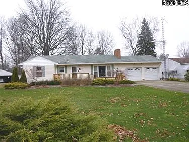 3851 Bruce Dr SE photo 1