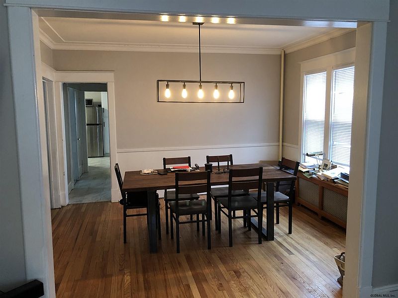 5th image of 16 Harris Avenue