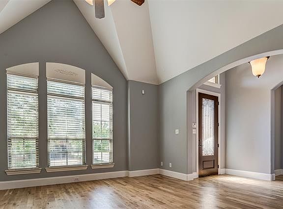 3rd image of 432 King Galloway Dr