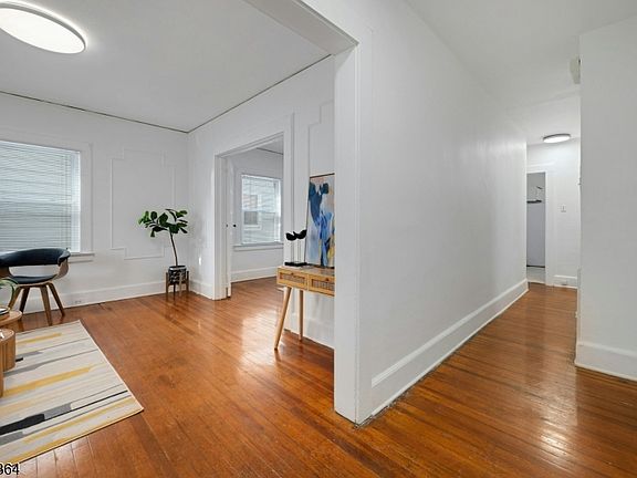 3rd image of 26 Grenada Pl Floor 1