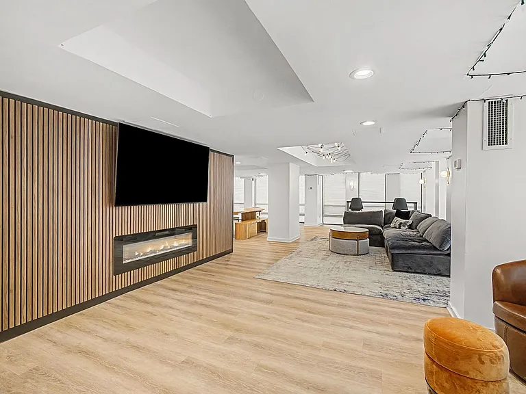 1660 N La Salle Dr #2405 — Photo 26