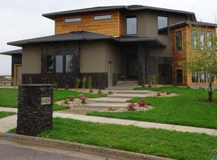 6409 S Callington Cir, Sioux Falls, SD 57108