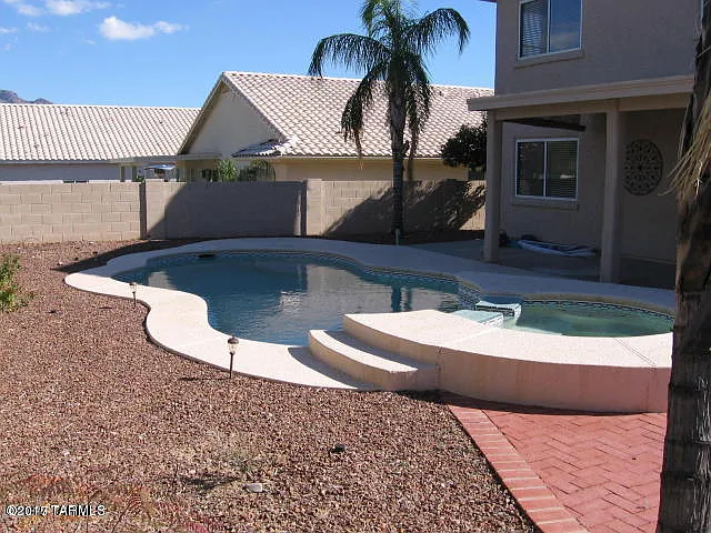 4 bed, 2.5 bath, 2713 sqft, $3,000 — Photo 3